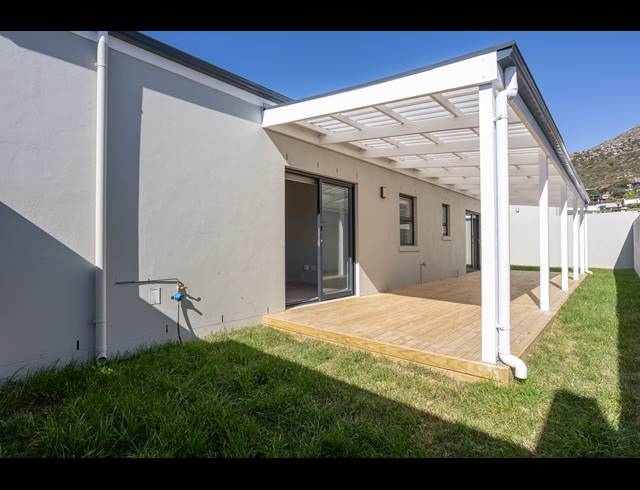 2 BEDROOM FREESTANDING TO LET IN CAPRI